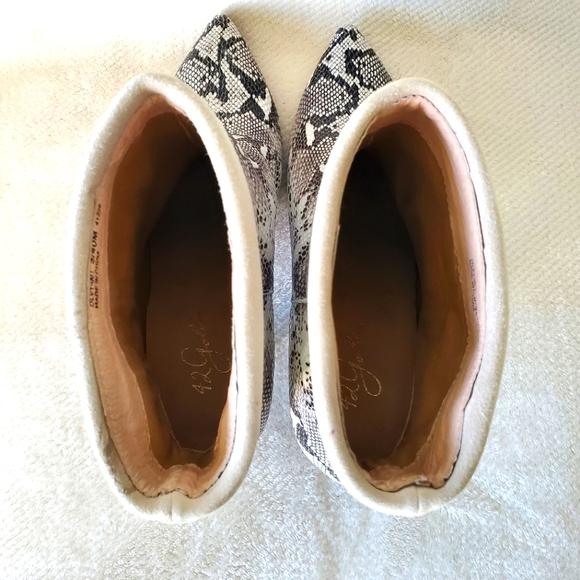 42 Gold Ojai Snake Boots - Picture 10 of 10
